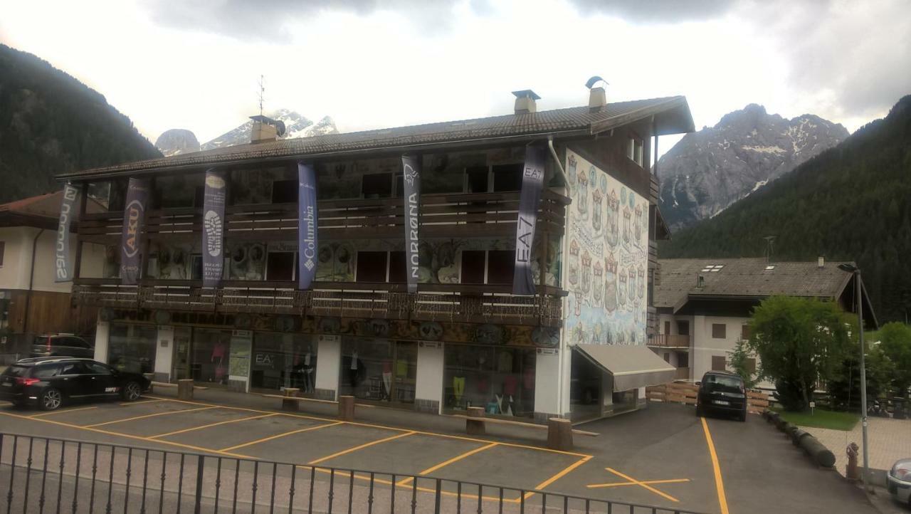 Appartamenti Bernard Sas Canazei Exterior foto